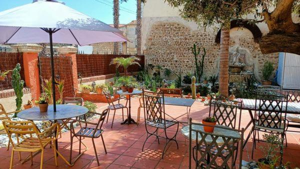 El Castell Embruixat Hotel Saint-Hippolyte  Kültér fotó