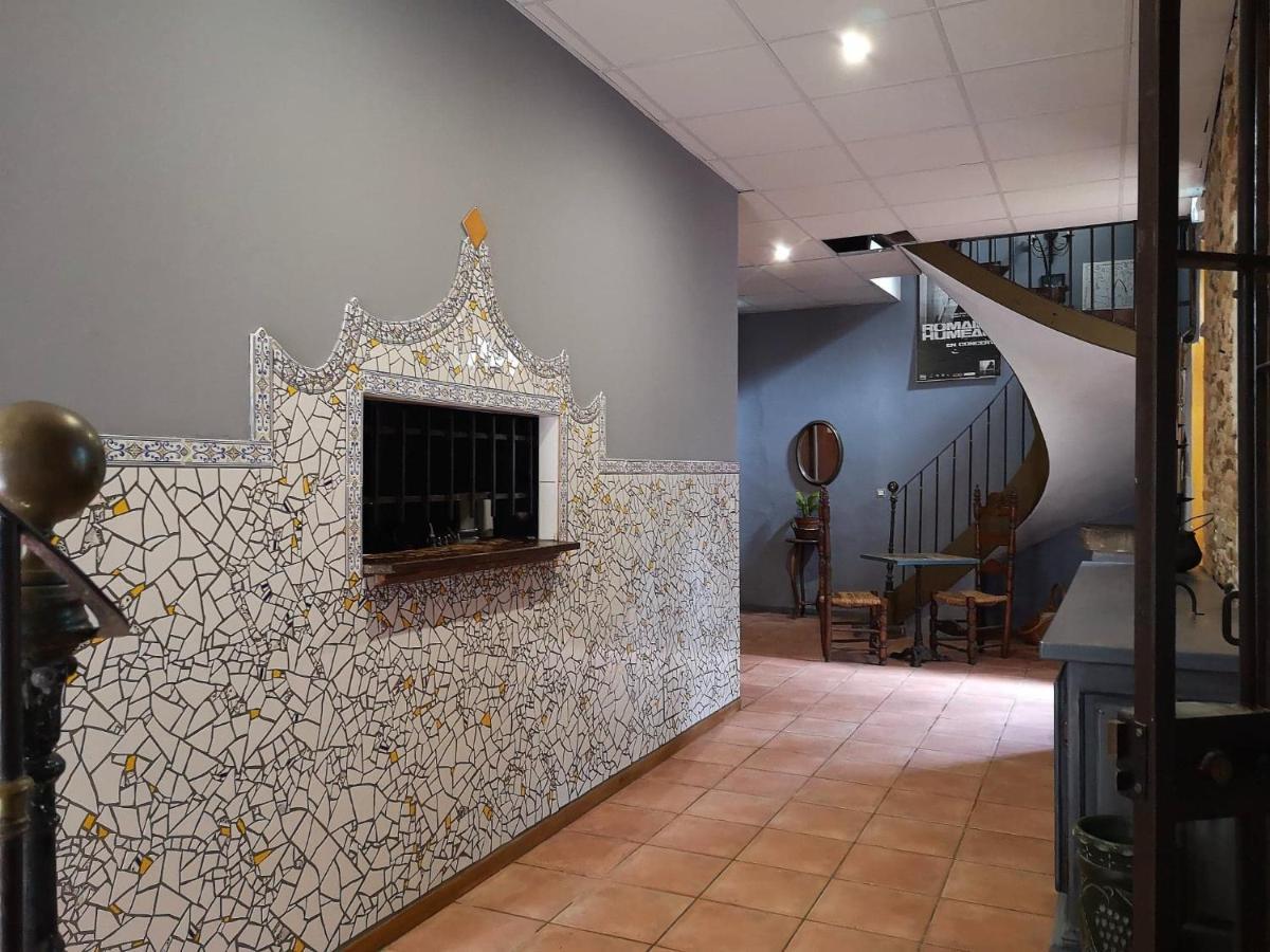 El Castell Embruixat Hotel Saint-Hippolyte  Kültér fotó