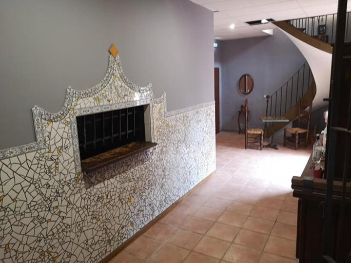 El Castell Embruixat Hotel Saint-Hippolyte  Kültér fotó